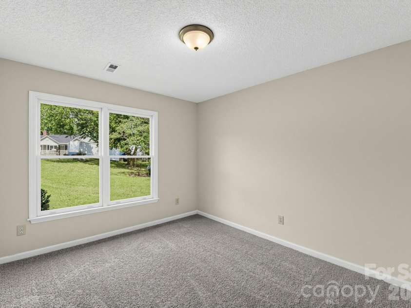 140 Weeping Willow Way, Gastonia, NC 28052.  MLS# CAR4426603, YatesRealty ID 52055. 