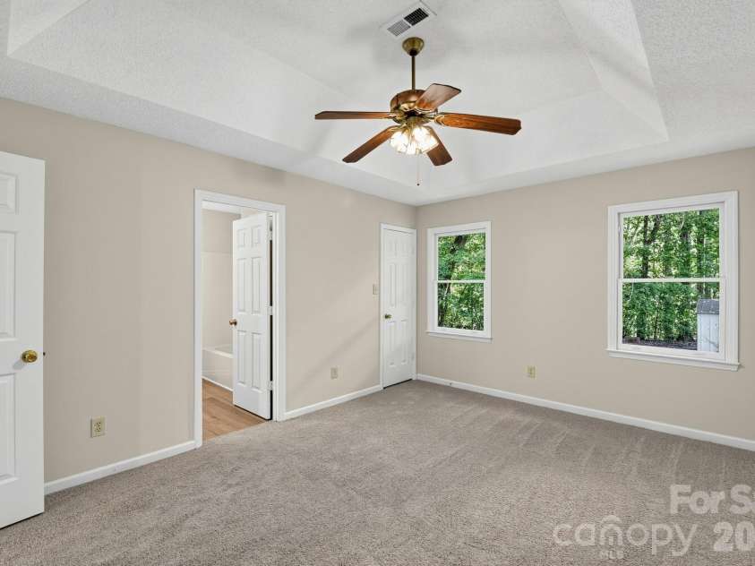 140 Weeping Willow Way, Gastonia, NC 28052.  MLS# CAR4426603, YatesRealty ID 52055. 