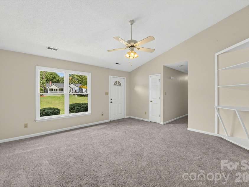 140 Weeping Willow Way, Gastonia, NC 28052.  MLS# CAR4426603, YatesRealty ID 52055. 
