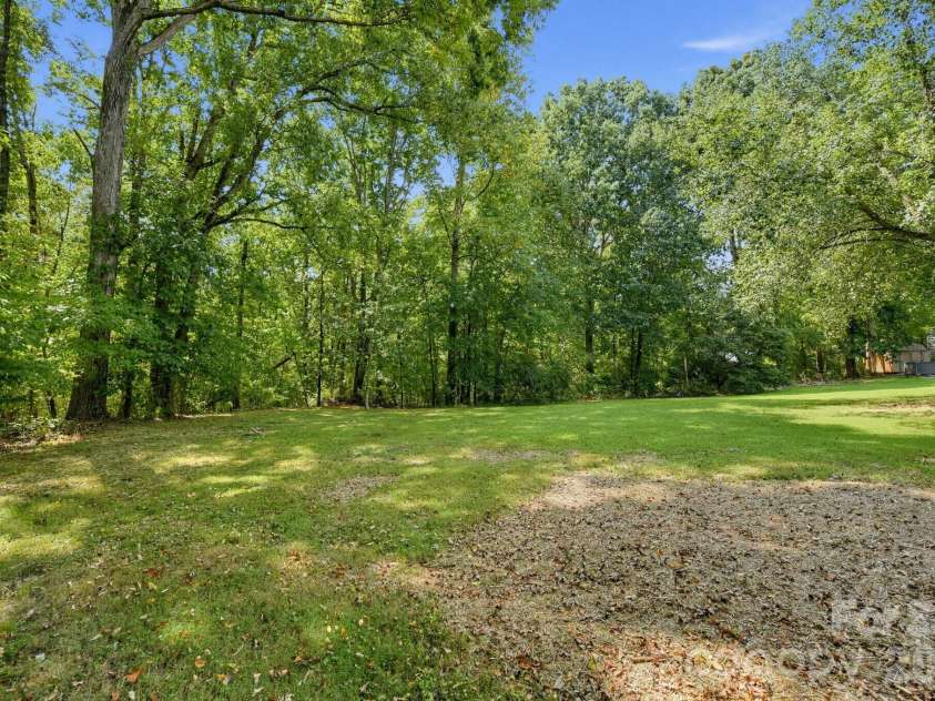 140 Weeping Willow Way, Gastonia, NC 28052.  MLS# CAR4426603, YatesRealty ID 52055. 