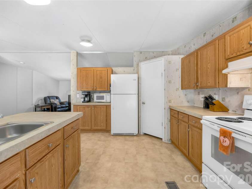 506 Salem Church Road, Maiden, NC 28650.  MLS# CAR4426455, YatesRealty ID 52060. 