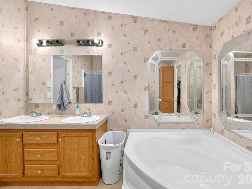 506 Salem Church Road, Maiden, NC 28650.  MLS# CAR4426455, YatesRealty ID 52060. 
