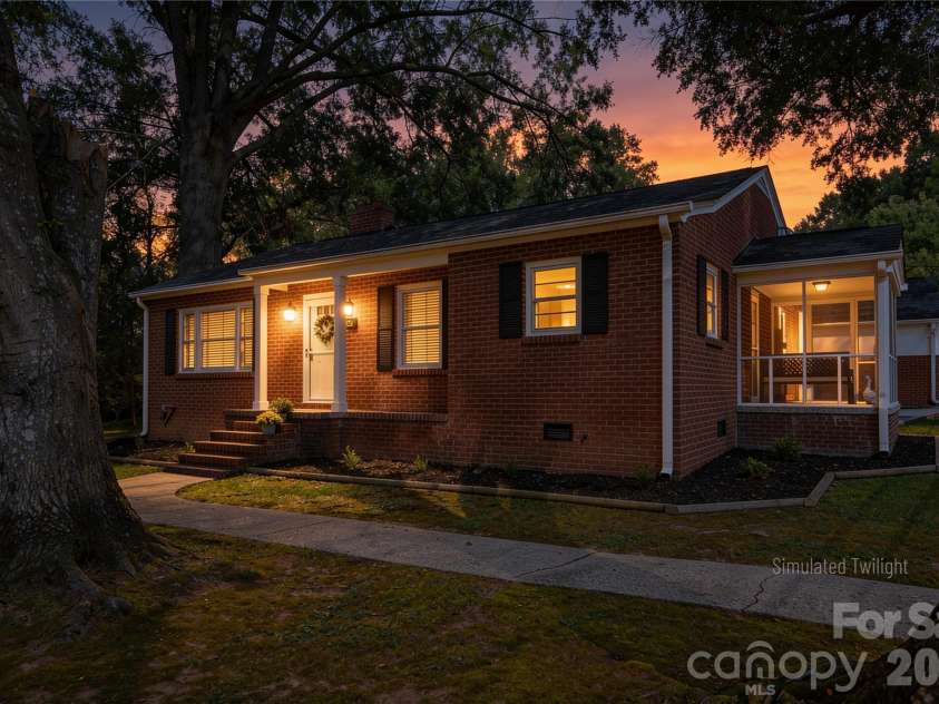 123 Dixon Street, Lincolnton, NC 28092.  MLS# CAR4425787, YatesRealty ID 52061. 