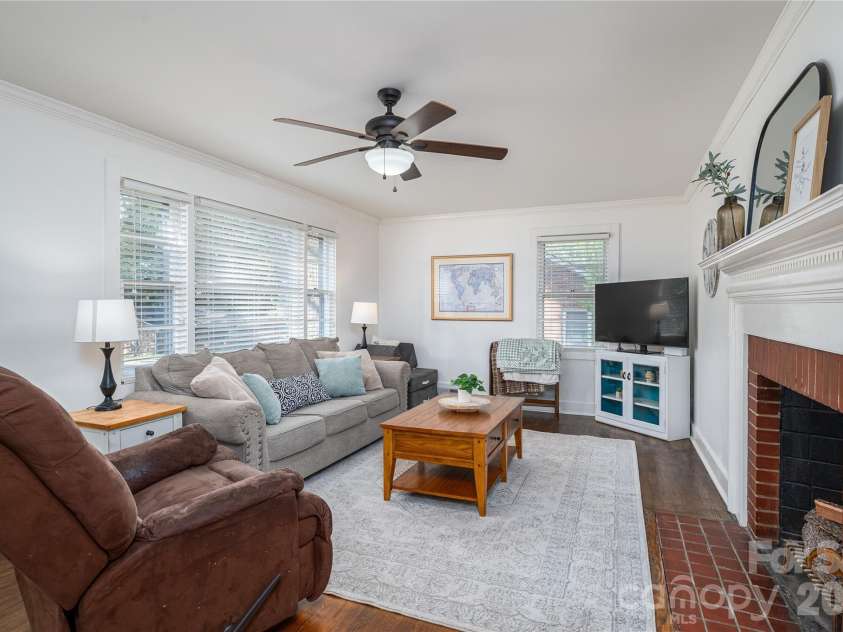 123 Dixon Street, Lincolnton, NC 28092.  MLS# CAR4425787, YatesRealty ID 52061. 