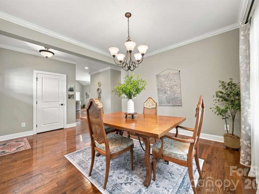 1258 10th Street Place, Hickory, NC 28601.  MLS# CAR4426423, YatesRealty ID 52064. 