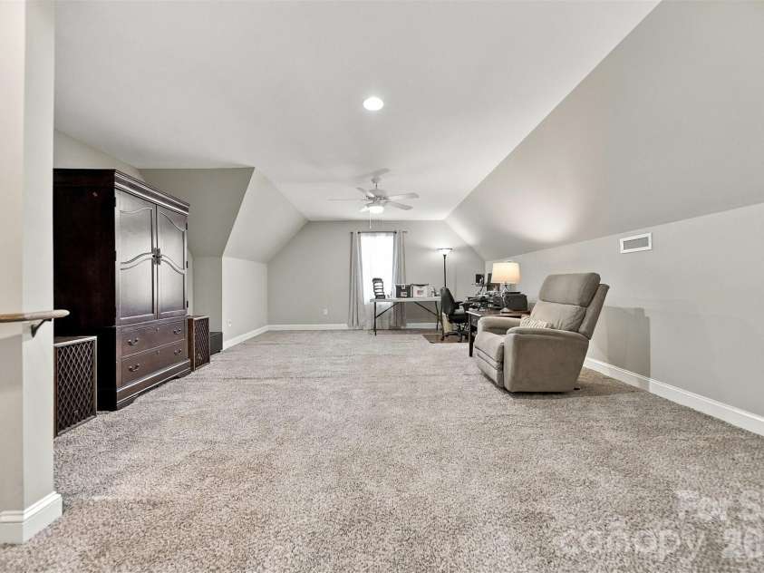 1258 10th Street Place, Hickory, NC 28601.  MLS# CAR4426423, YatesRealty ID 52064. 