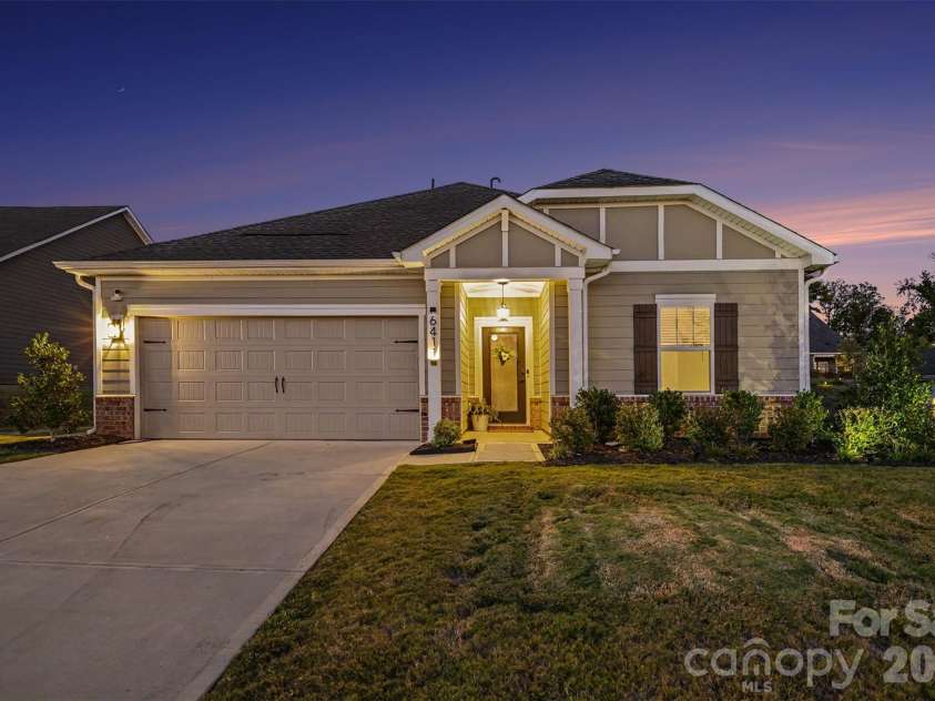 6411 Barcelona Way, Charlotte, NC 28214.  MLS# CAR4419380, YatesRealty ID 52067. 