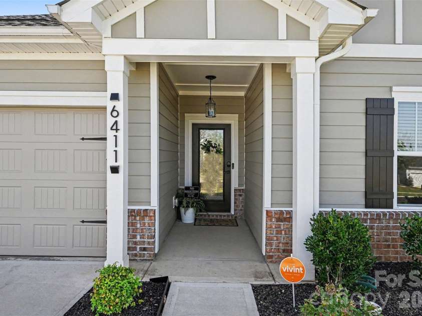 6411 Barcelona Way, Charlotte, NC 28214.  MLS# CAR4419380, YatesRealty ID 52067. 