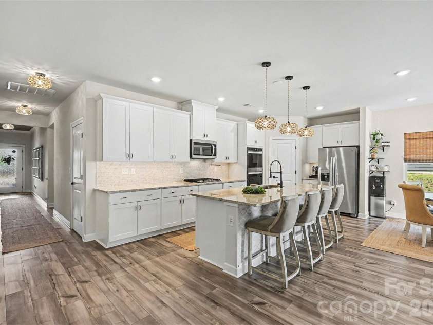 6411 Barcelona Way, Charlotte, NC 28214.  MLS# CAR4419380, YatesRealty ID 52067. 
