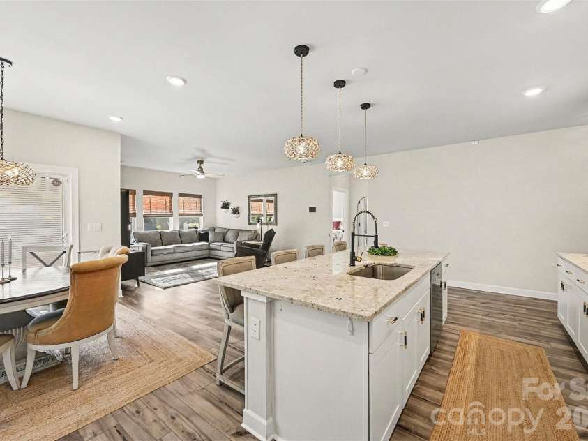 6411 Barcelona Way, Charlotte, NC 28214.  MLS# CAR4419380, YatesRealty ID 52067. 