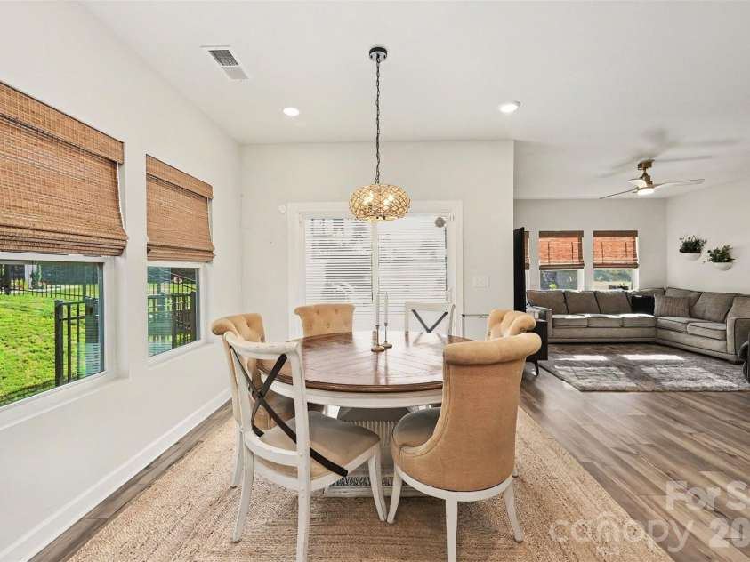 6411 Barcelona Way, Charlotte, NC 28214.  MLS# CAR4419380, YatesRealty ID 52067. 
