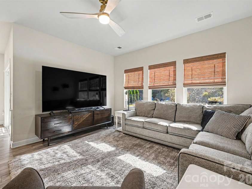 6411 Barcelona Way, Charlotte, NC 28214.  MLS# CAR4419380, YatesRealty ID 52067. 
