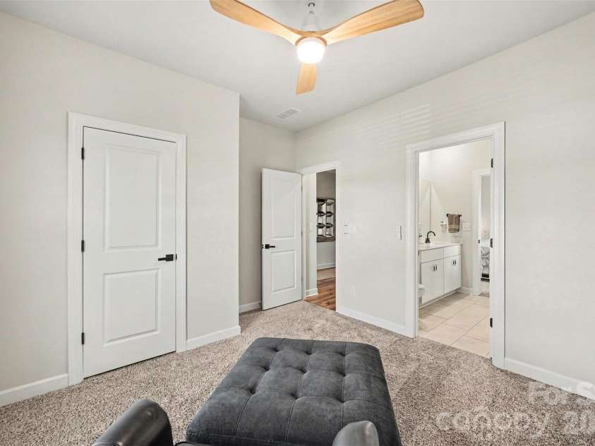 6411 Barcelona Way, Charlotte, NC 28214.  MLS# CAR4419380, YatesRealty ID 52067. 