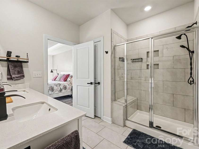 6411 Barcelona Way, Charlotte, NC 28214.  MLS# CAR4419380, YatesRealty ID 52067. 