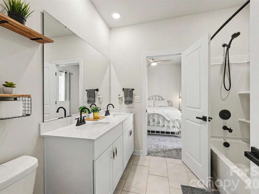 6411 Barcelona Way, Charlotte, NC 28214.  MLS# CAR4419380, YatesRealty ID 52067. 