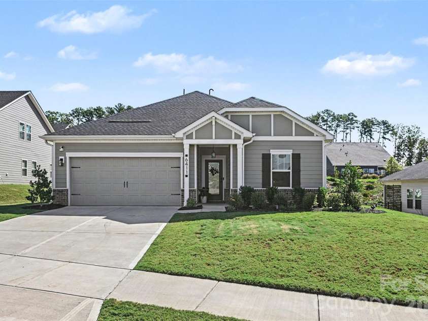 6411 Barcelona Way, Charlotte, NC 28214.  MLS# CAR4419380, YatesRealty ID 52067. 