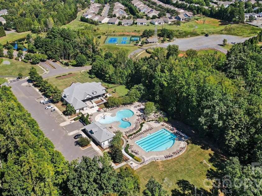 6411 Barcelona Way, Charlotte, NC 28214.  MLS# CAR4419380, YatesRealty ID 52067. 