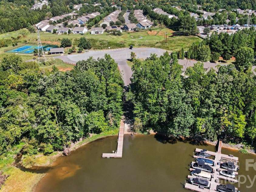 6411 Barcelona Way, Charlotte, NC 28214.  MLS# CAR4419380, YatesRealty ID 52067. 