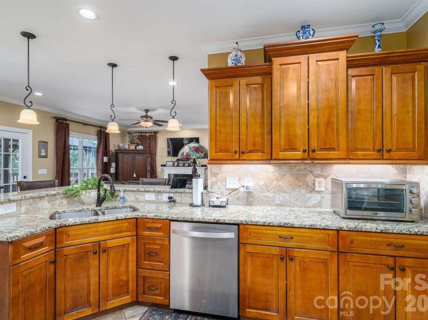 4708 McDade Lane, Gastonia, NC 28056.  MLS# CAR4423980, YatesRealty ID 52068. 