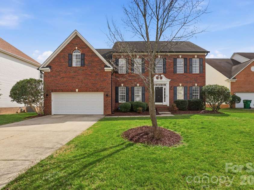 3909 Meadow Green Drive, Charlotte, NC 28269.  MLS# CAR4352571, YatesRealty ID 5207. 