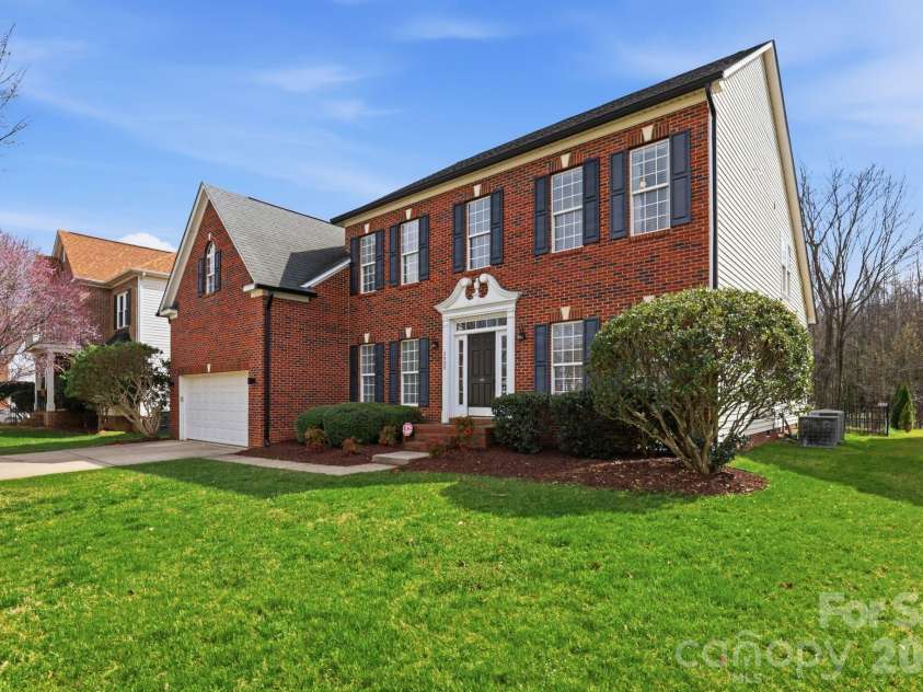 3909 Meadow Green Drive, Charlotte, NC 28269.  MLS# CAR4352571, YatesRealty ID 5207. 