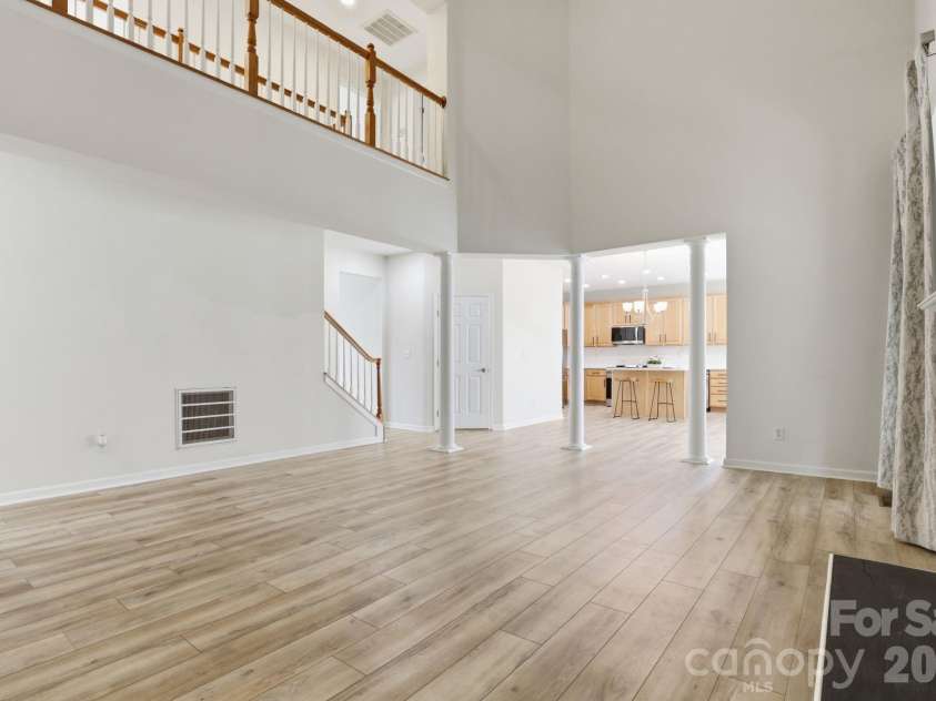3909 Meadow Green Drive, Charlotte, NC 28269.  MLS# CAR4352571, YatesRealty ID 5207. 