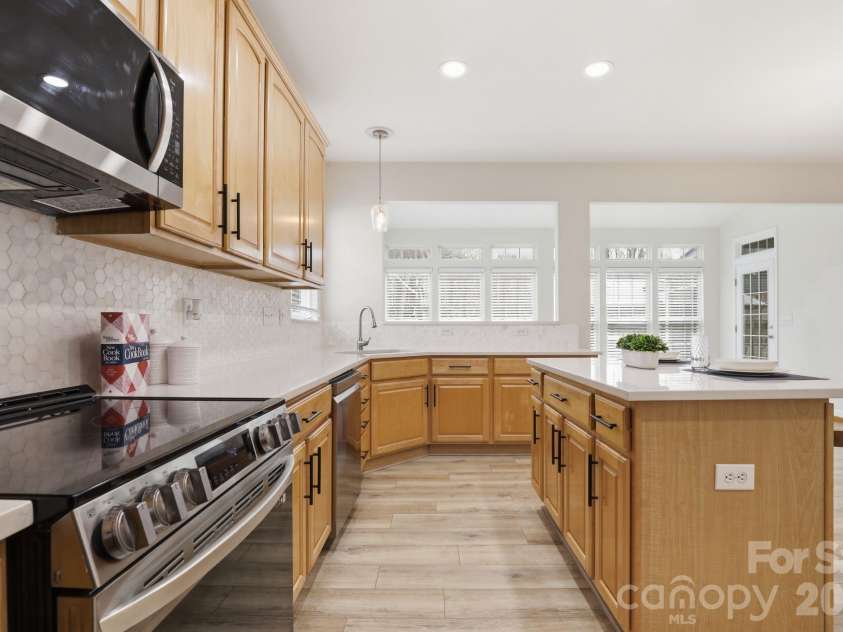 3909 Meadow Green Drive, Charlotte, NC 28269.  MLS# CAR4352571, YatesRealty ID 5207. 
