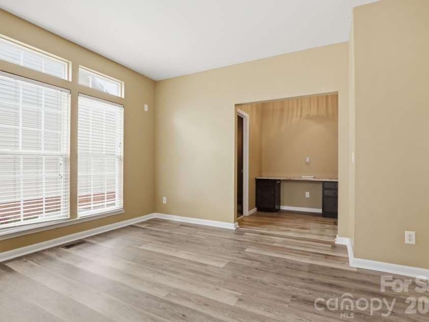 3909 Meadow Green Drive, Charlotte, NC 28269.  MLS# CAR4352571, YatesRealty ID 5207. 