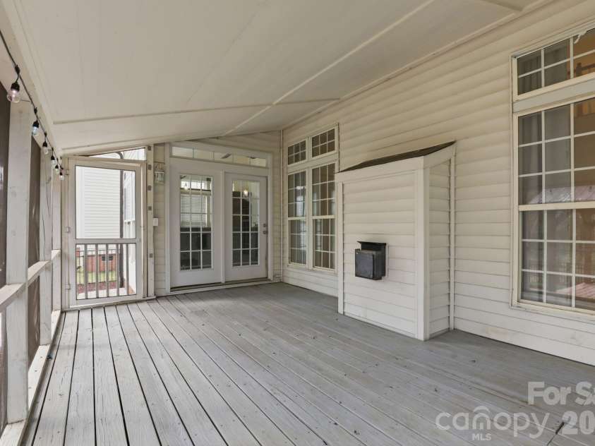 3909 Meadow Green Drive, Charlotte, NC 28269.  MLS# CAR4352571, YatesRealty ID 5207. 