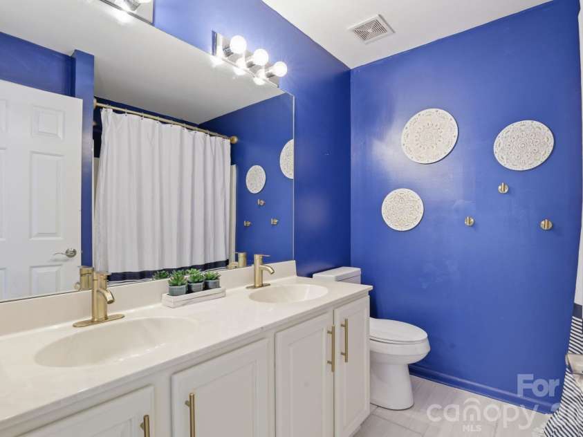 3909 Meadow Green Drive, Charlotte, NC 28269.  MLS# CAR4352571, YatesRealty ID 5207. 