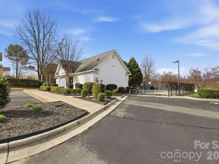 3909 Meadow Green Drive, Charlotte, NC 28269.  MLS# CAR4352571, YatesRealty ID 5207. 