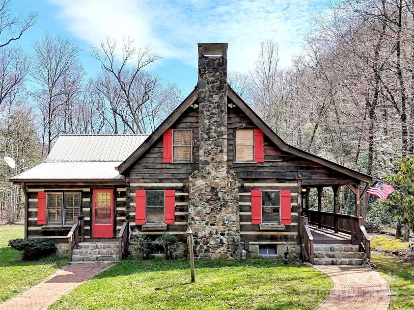 7810 Little Snowbird Road, Robbinsville, NC 28771.  MLS# CAR4240295, YatesRealty ID 5207. 