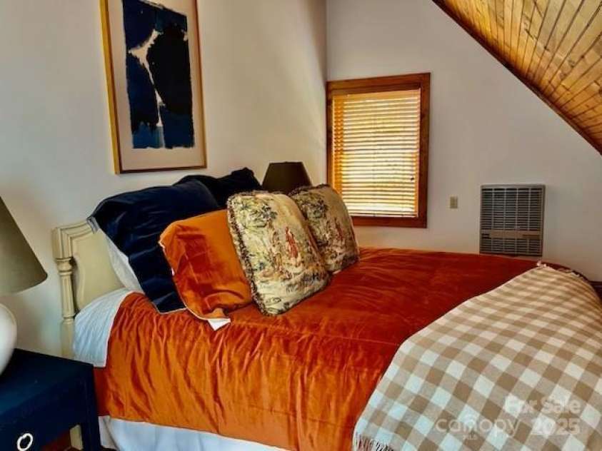 7810 Little Snowbird Road, Robbinsville, NC 28771.  MLS# CAR4240295, YatesRealty ID 5207. 