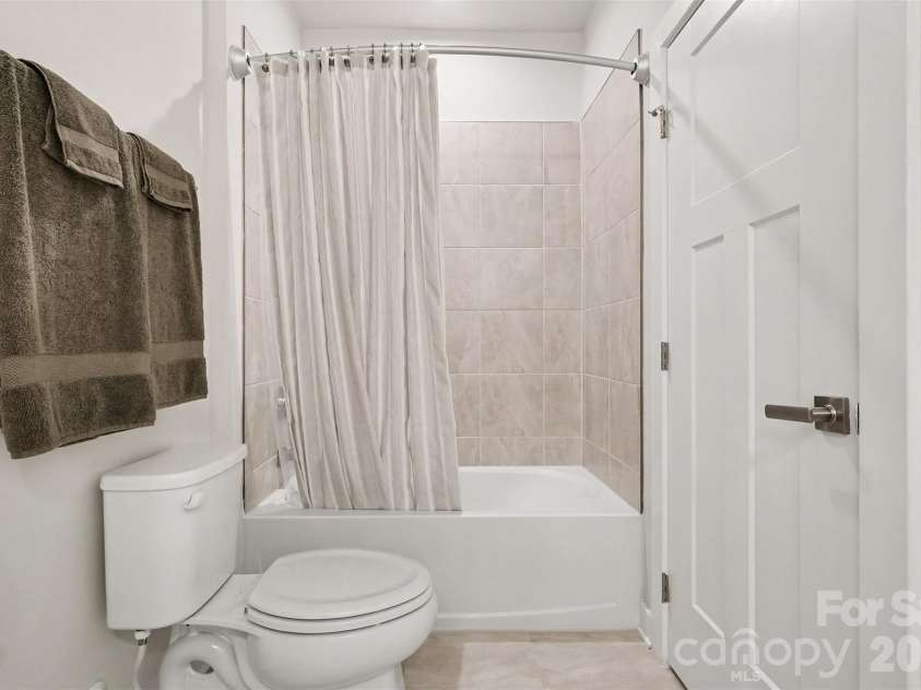 6513 Cumberland Drive, Harrisburg, NC 28075.  MLS# CAR4426198, YatesRealty ID 52070. Hall bath, connects to second bedroom