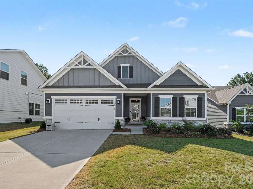 6513 Cumberland Drive, Harrisburg, NC 28075.  MLS# CAR4426198, YatesRealty ID 52070. Spacious driveway