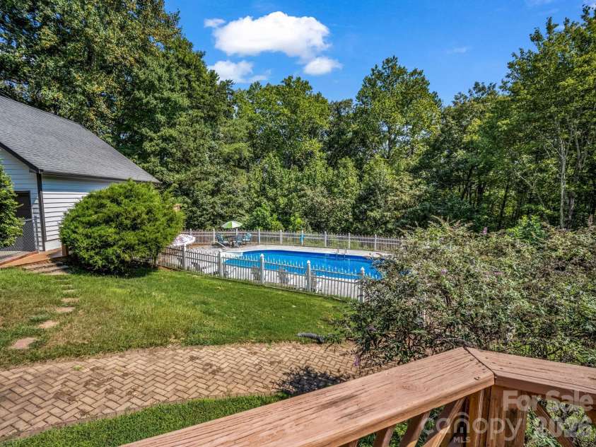 215 Hillcrest Drive, Columbus, NC 28722.  MLS# CAR4424908, YatesRealty ID 52075. 