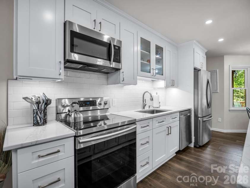 215 Hillcrest Drive, Columbus, NC 28722.  MLS# CAR4424908, YatesRealty ID 52075. Stainless appliances