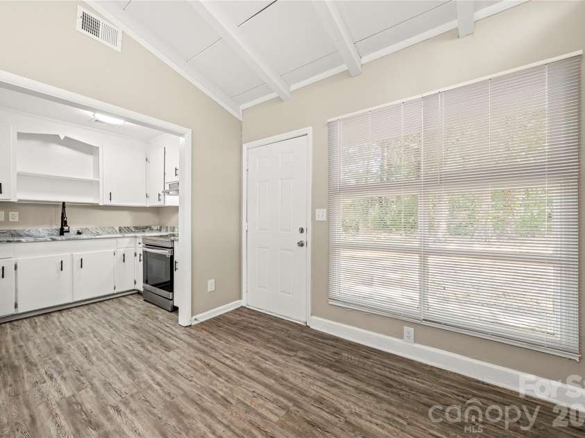 4821 Northaven Drive, Charlotte, NC 28206.  MLS# CAR4426183, YatesRealty ID 52076. 