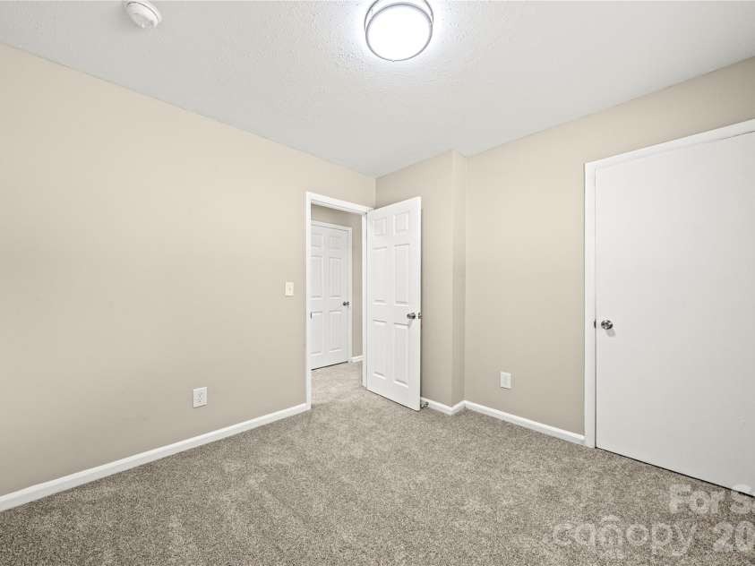 4821 Northaven Drive, Charlotte, NC 28206.  MLS# CAR4426183, YatesRealty ID 52076. 