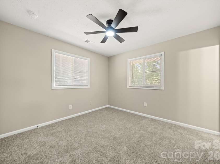 4821 Northaven Drive, Charlotte, NC 28206.  MLS# CAR4426183, YatesRealty ID 52076. 