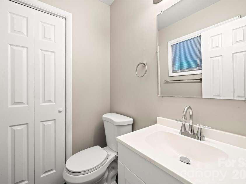 4821 Northaven Drive, Charlotte, NC 28206.  MLS# CAR4426183, YatesRealty ID 52076. 