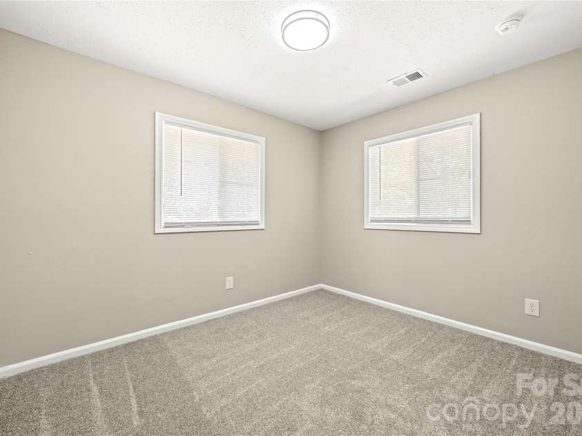 4821 Northaven Drive, Charlotte, NC 28206.  MLS# CAR4426183, YatesRealty ID 52076. 