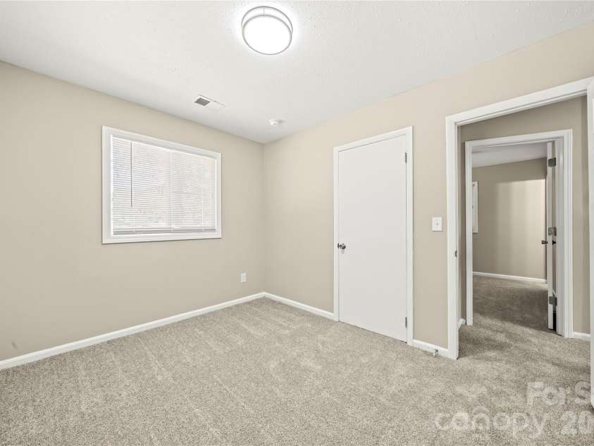 4821 Northaven Drive, Charlotte, NC 28206.  MLS# CAR4426183, YatesRealty ID 52076. 