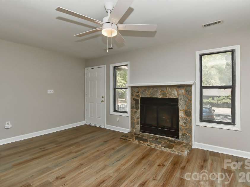 1023 Cranberry Circle, Fort Mill, SC 29715.  MLS# CAR4426644, YatesRealty ID 52079. Living room