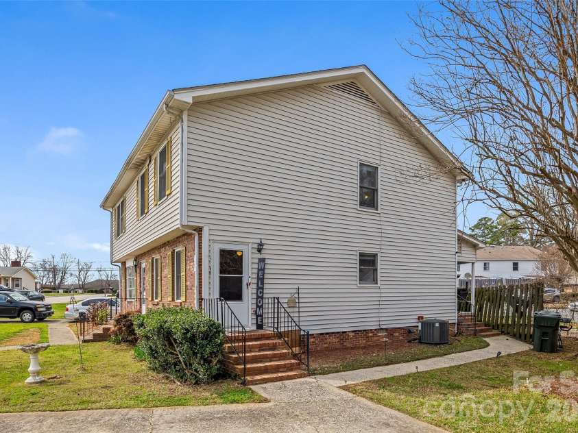 123 Neely Court, Rock Hill, SC 29732.  MLS# CAR4354559, YatesRealty ID 5208. 