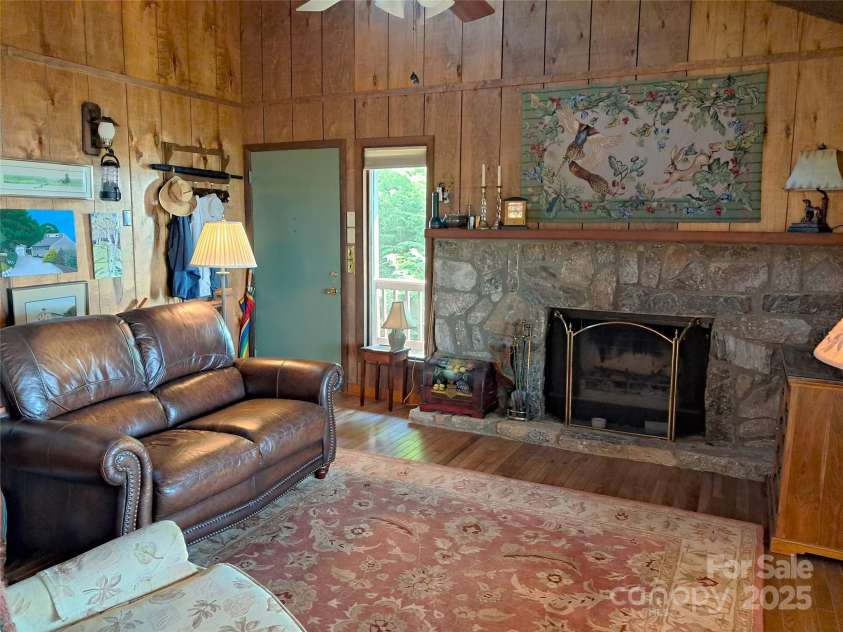 514 Skyridge Drive, Clyde, NC 28721.  MLS# CAR4196060, YatesRealty ID 5208. 