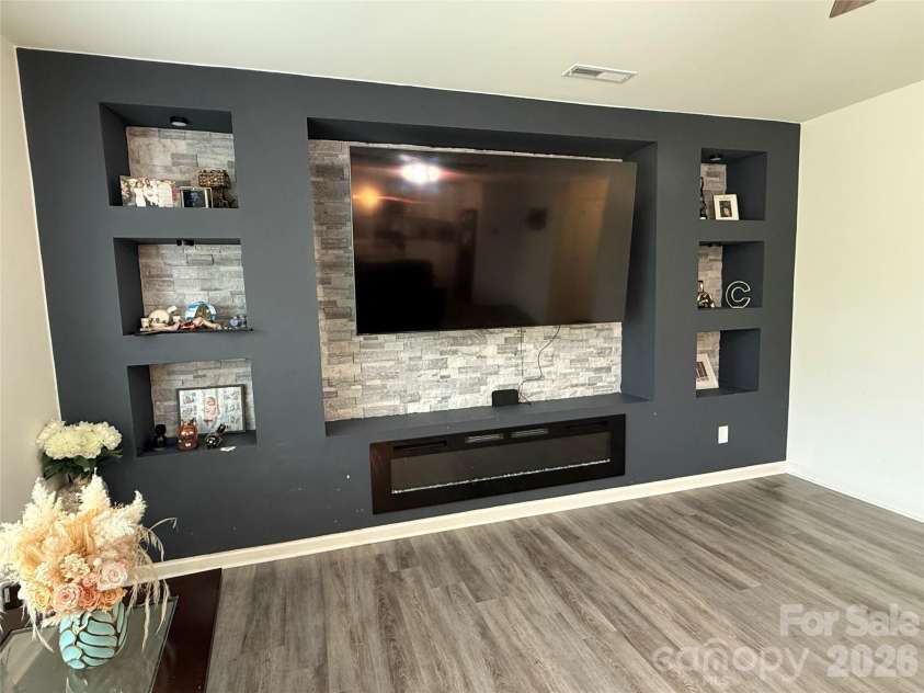 129 Mooring Drive, Statesville, NC 28677.  MLS# CAR4410361, YatesRealty ID 52080. 
