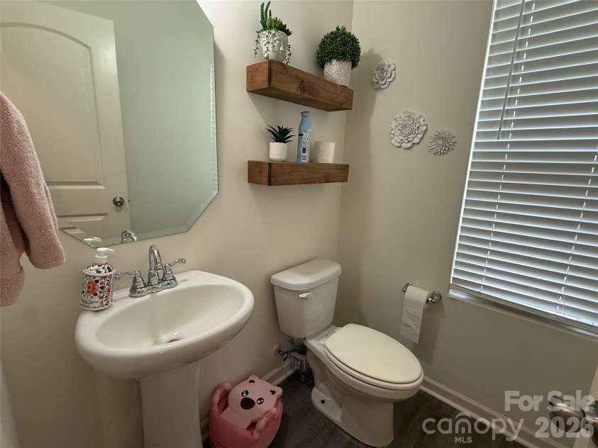 129 Mooring Drive, Statesville, NC 28677.  MLS# CAR4410361, YatesRealty ID 52080. 