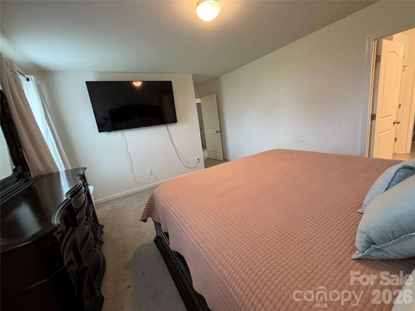 129 Mooring Drive, Statesville, NC 28677.  MLS# CAR4410361, YatesRealty ID 52080. 