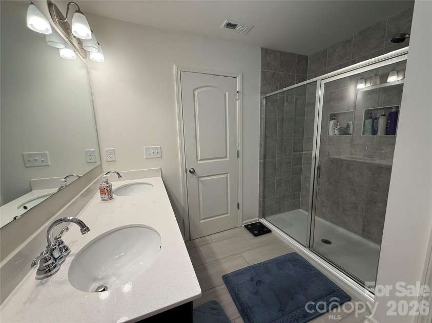 129 Mooring Drive, Statesville, NC 28677.  MLS# CAR4410361, YatesRealty ID 52080. 